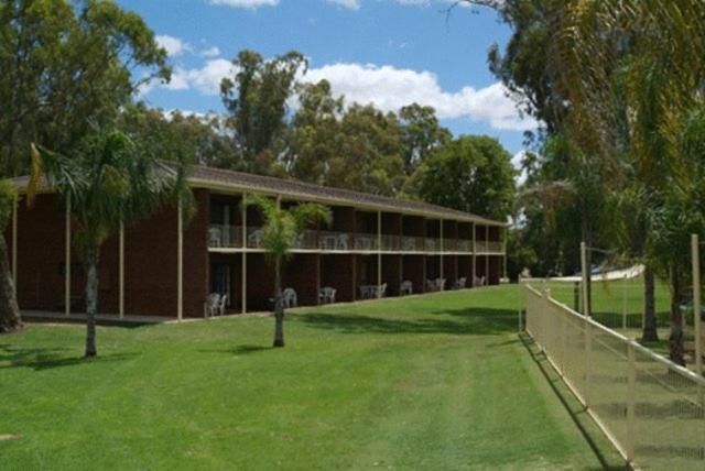 Tocumwal Golf Resort Экстерьер фото